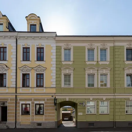 Spacious 7-person - Ideal For Workers, Groups & Family * Leoben (Styria)