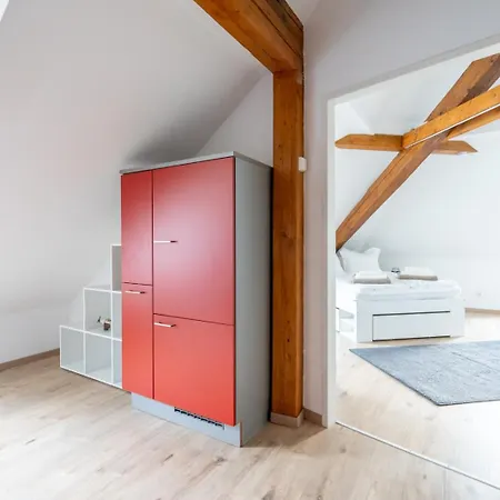 Spacious 7-person - Ideal For Workers, Groups & Family 莱奥本