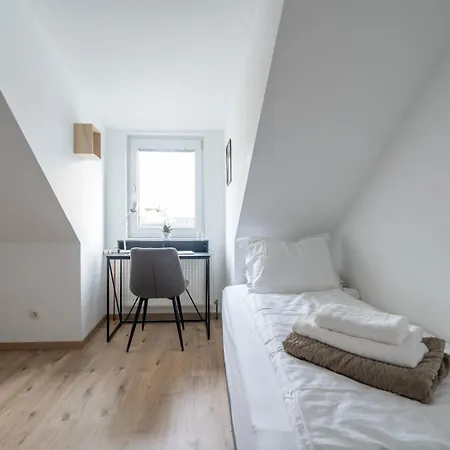Apartment Spacious 7-person Leoben - Ideal For Workers, Groups & Family