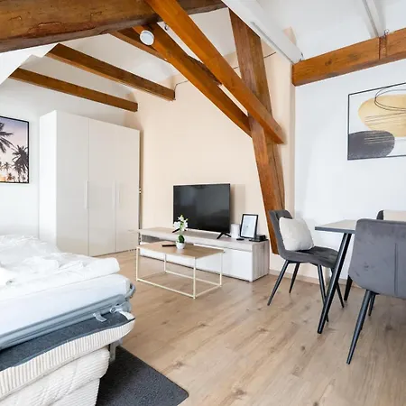 Spacious 7-person - Ideal For Workers, Groups & Family