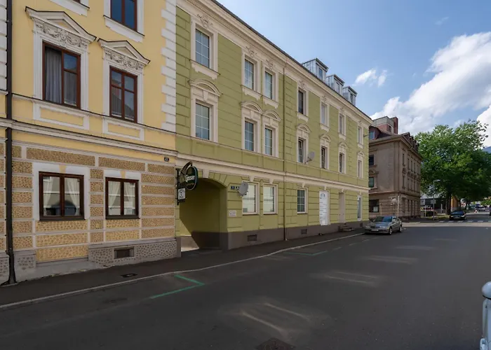 Spacious 7-person - Ideal For Workers, Groups & Family 公寓