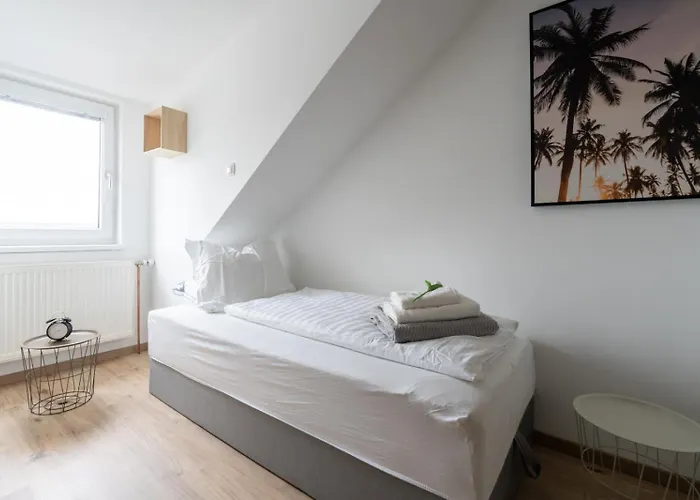 Spacious 7-person - Ideal For Workers, Groups & Family *