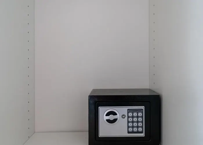 Spacious 7-person - Ideal For Workers, Groups & Family לאובן