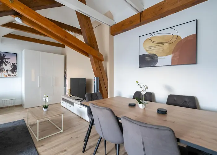 Spacious 7-person - Ideal For Workers, Groups & Family * 莱奥本