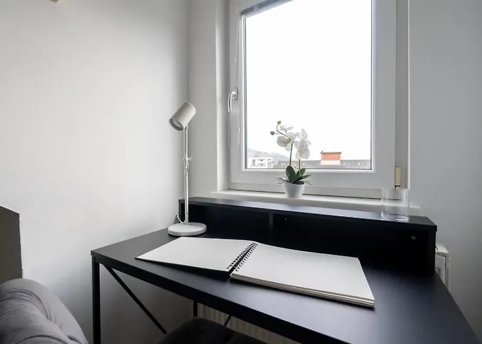 Spacious 7-person - Ideal For Workers, Groups & Family 公寓