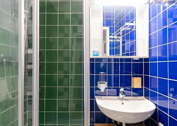 Spacious 7-person - Ideal For Workers, Groups & Family דירה לאובן