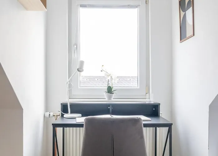 公寓 Spacious 7-person - Ideal For Workers, Groups & Family 莱奥本