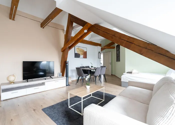 Spacious 7-person - Ideal For Workers, Groups & Family * 莱奥本