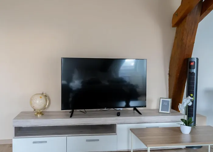 Spacious 7-person - Ideal For Workers, Groups & Family לאובן