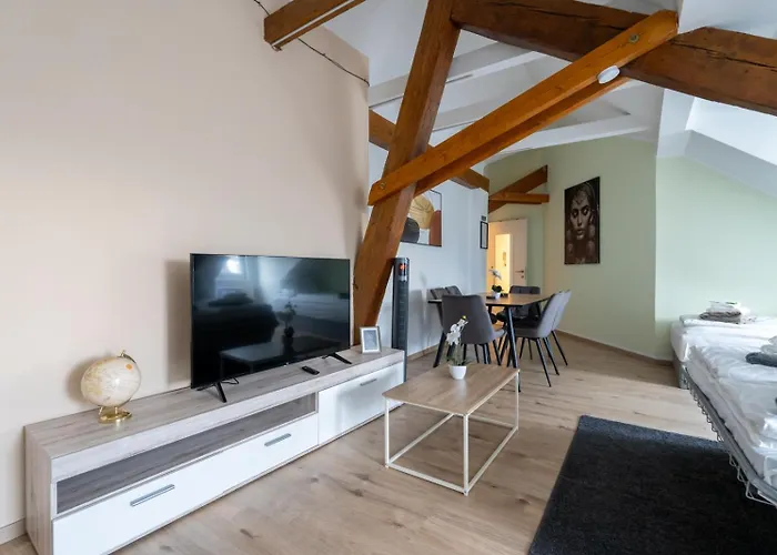 דירה Spacious 7-person - Ideal For Workers, Groups & Family