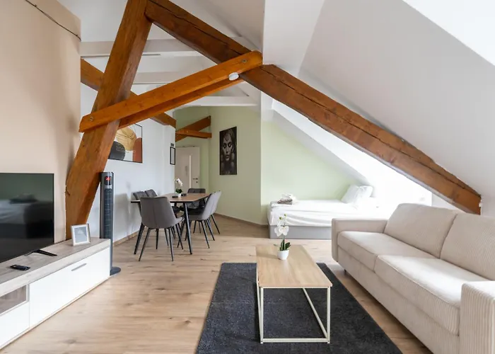 Spacious 7-person - Ideal For Workers, Groups & Family