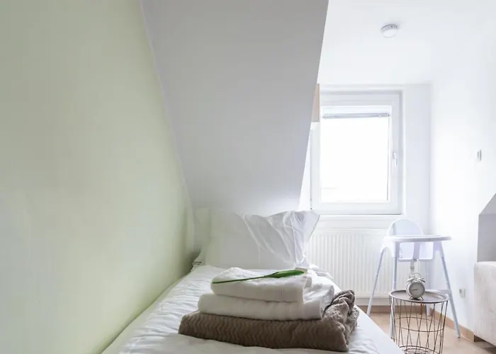 דירה Spacious 7-person - Ideal For Workers, Groups & Family