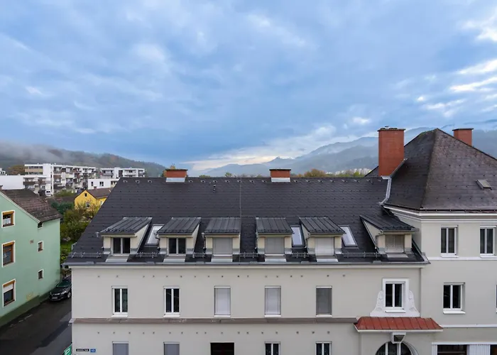 דירה Spacious 7-person - Ideal For Workers, Groups & Family לאובן