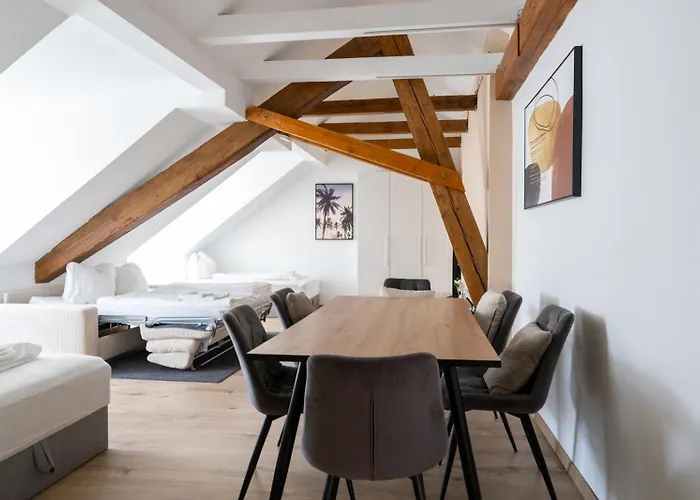 Spacious 7-person - Ideal For Workers, Groups & Family 莱奥本